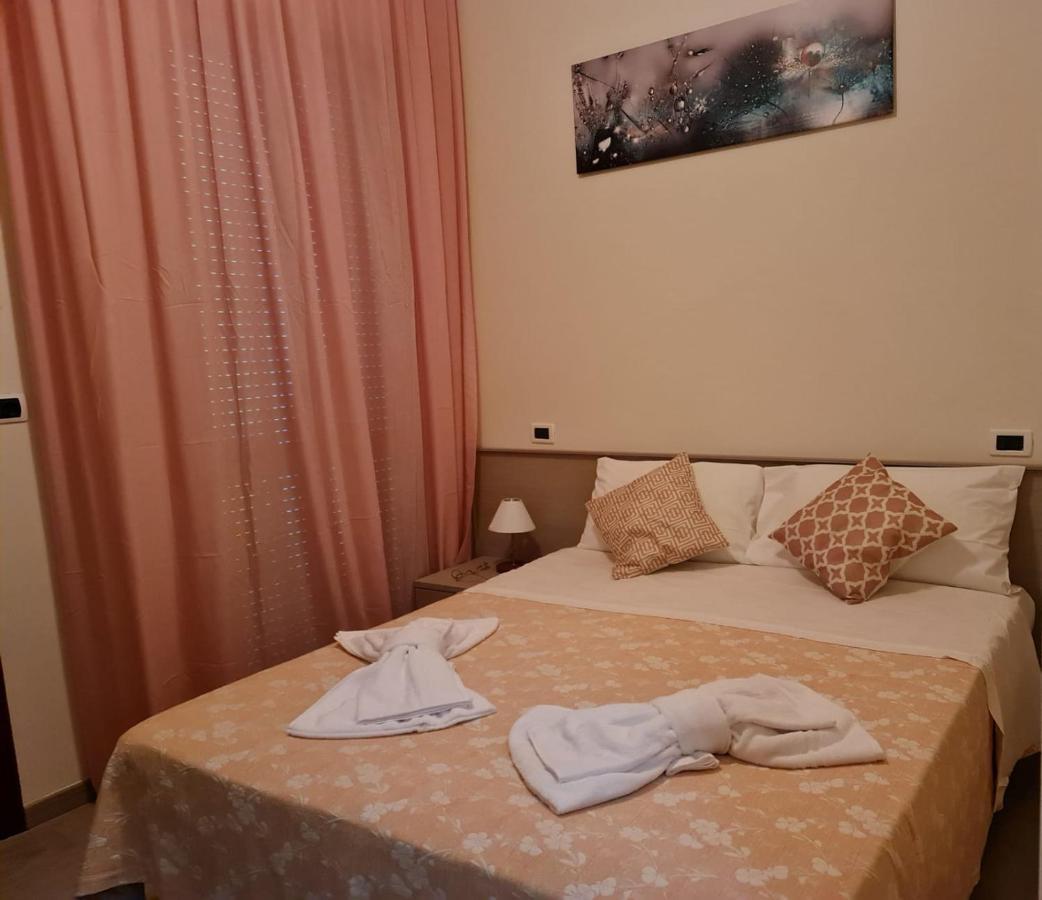 Hotel Bologna リミニ エクステリア 写真