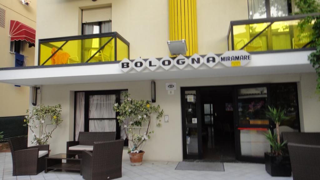 Hotel Bologna リミニ エクステリア 写真